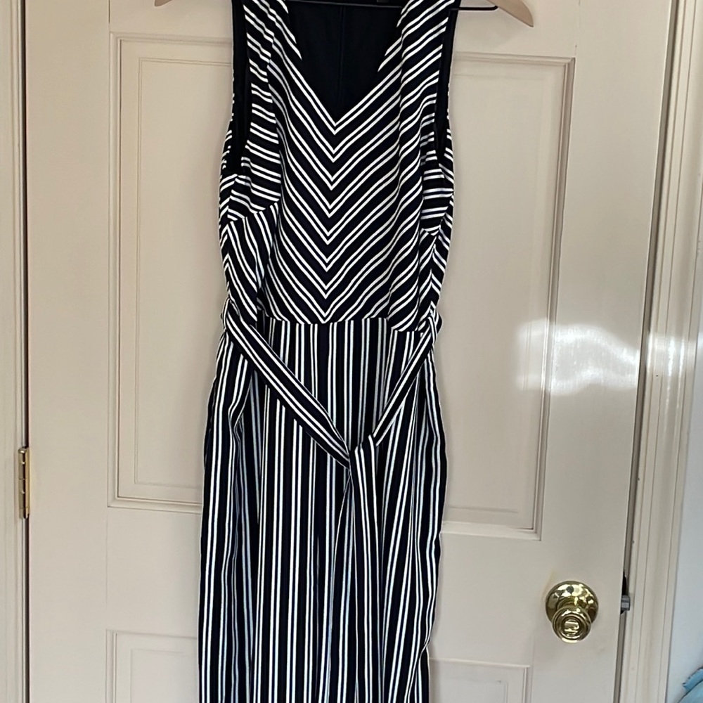 Never been worn size 10 Banana Republic jump suit.